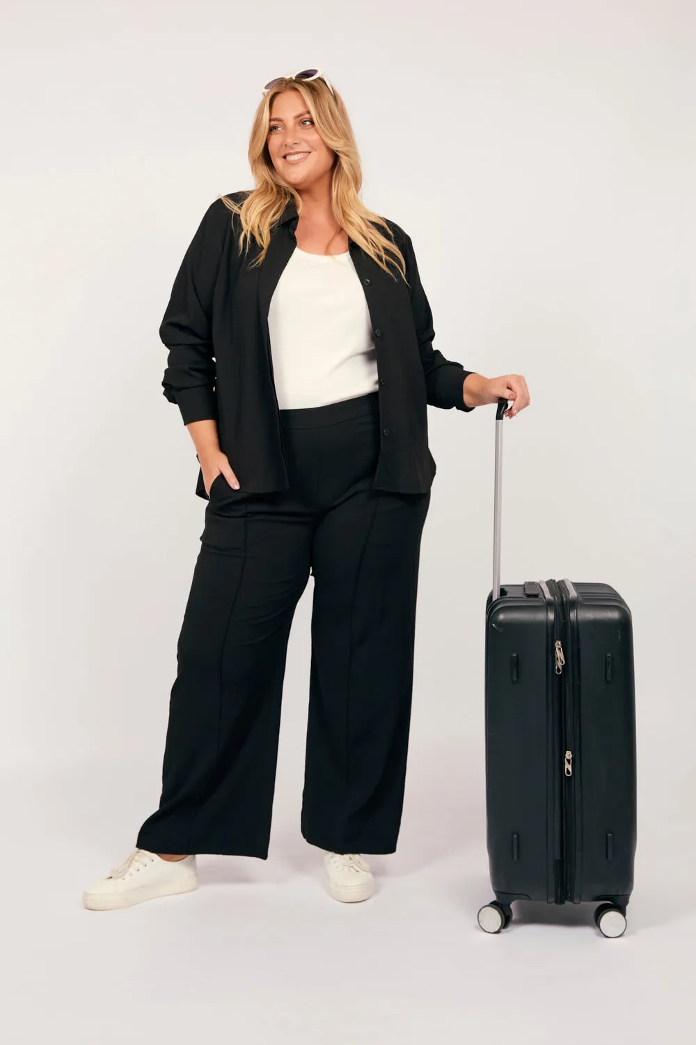 Relaxed Travel Pant in Black Adrift